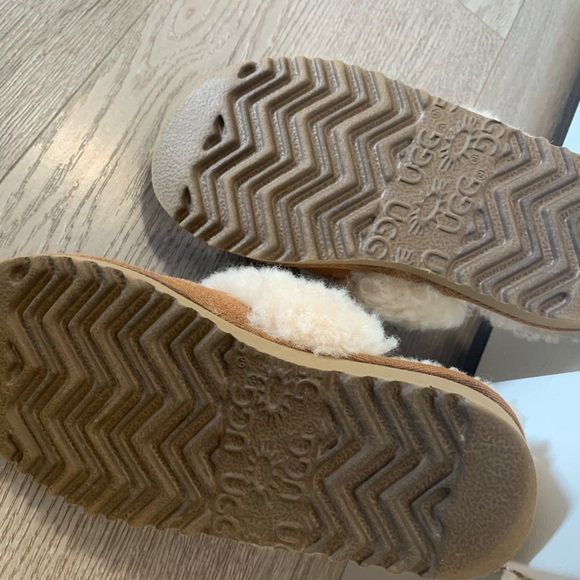 Ugg slippers - Picture 4 of 7